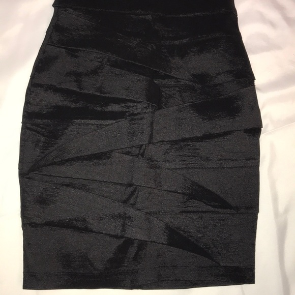 Black bodycon dress - Picture 4 of 7